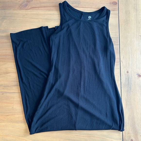 Kindred Bravely Dresses & Skirts - Kindred Bravely Black Sleeveless Dress